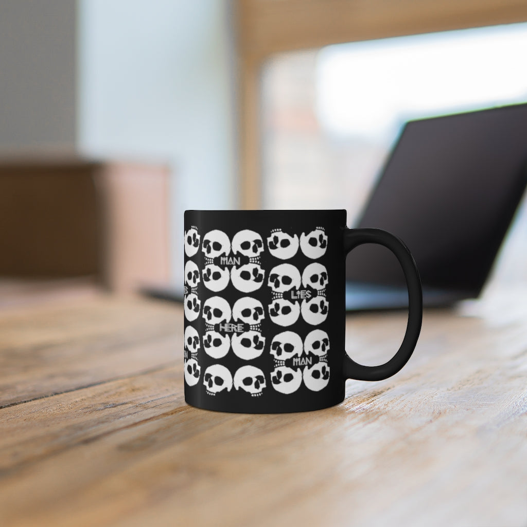 4 SKULLS - 11oz Black Mug (new) - USA